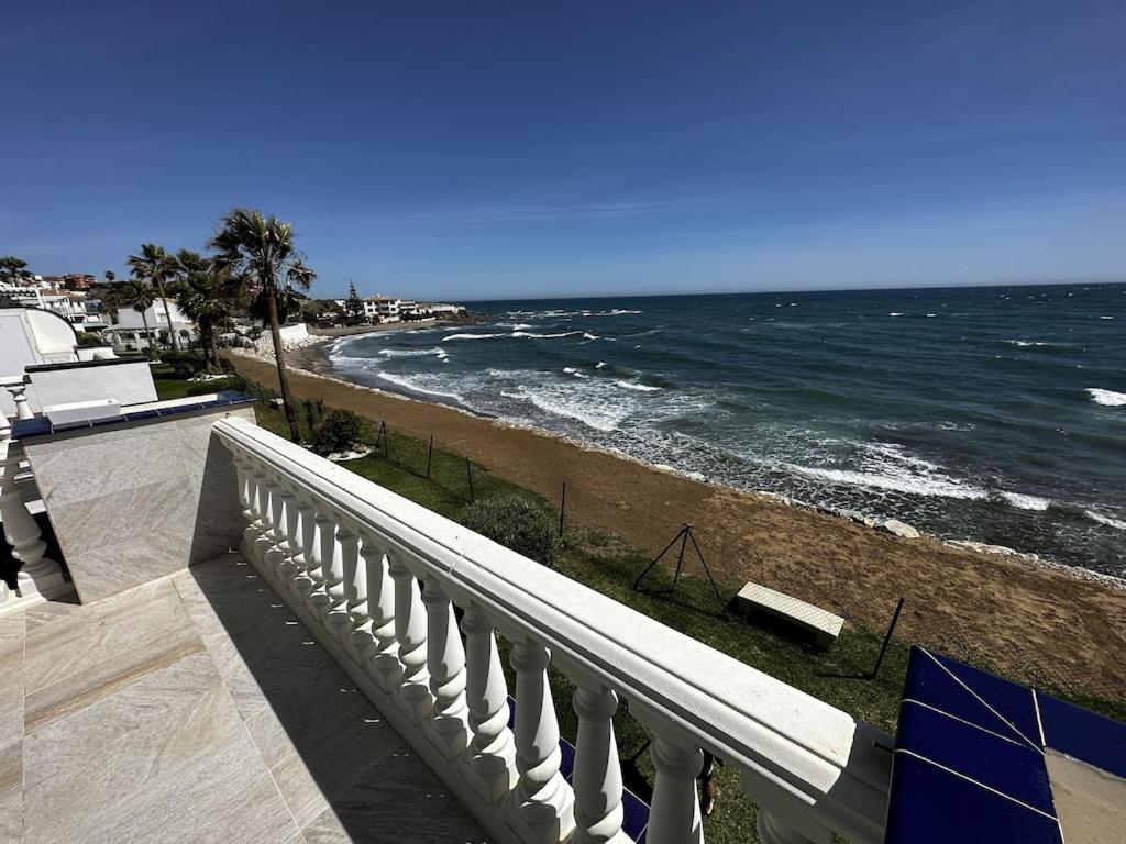 Beachfront Apartment With Pleasant Views Of The Sea And The Historic Lighthouse. La Cala De Mijas Buitenkant foto