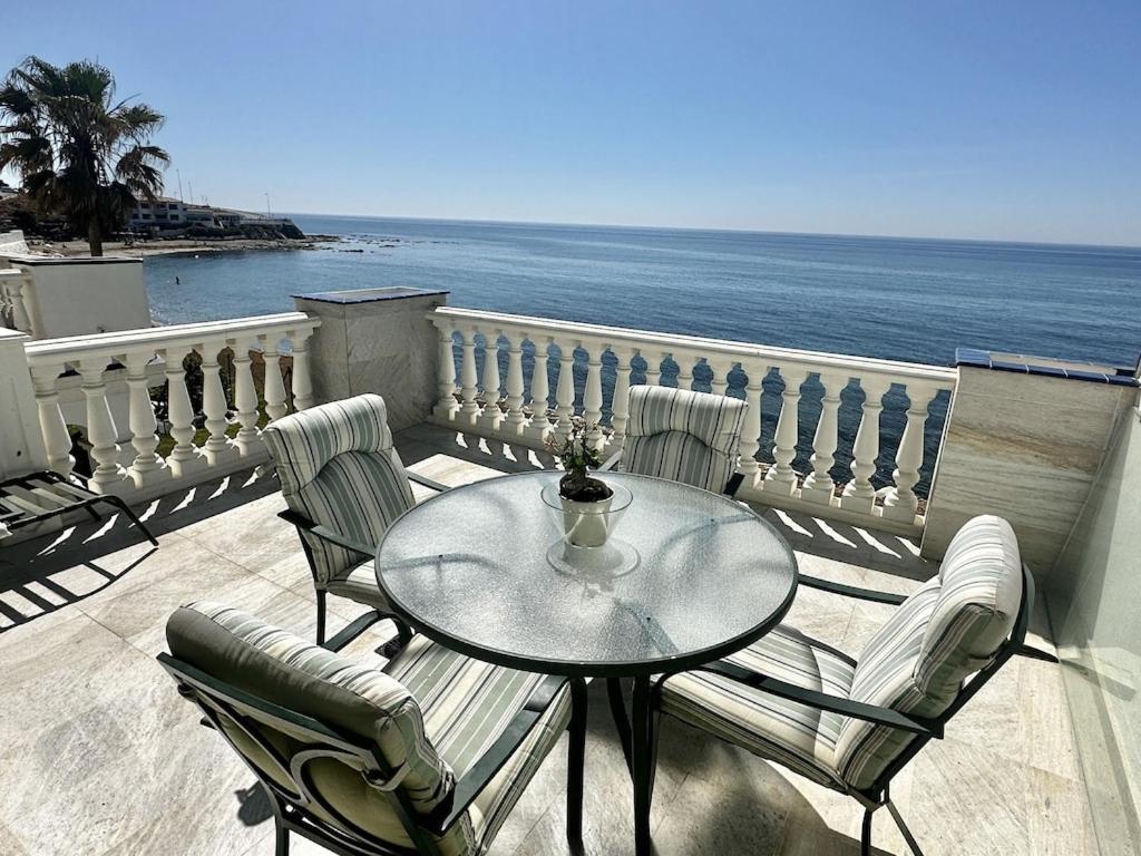 Beachfront Apartment With Pleasant Views Of The Sea And The Historic Lighthouse. La Cala De Mijas Buitenkant foto